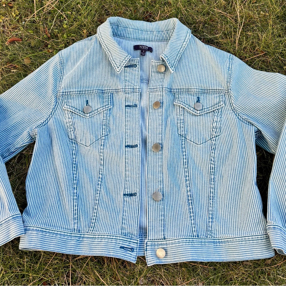LAST CHANCE! NYDJ striped blue button denim jacket S pin stripes cropped stretch